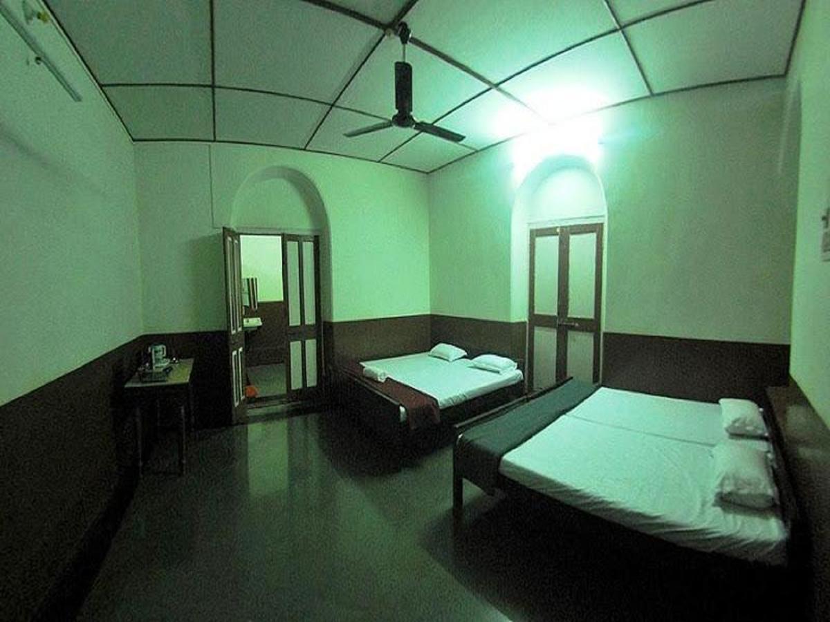 Cecil Hotel Matheran Exterior photo