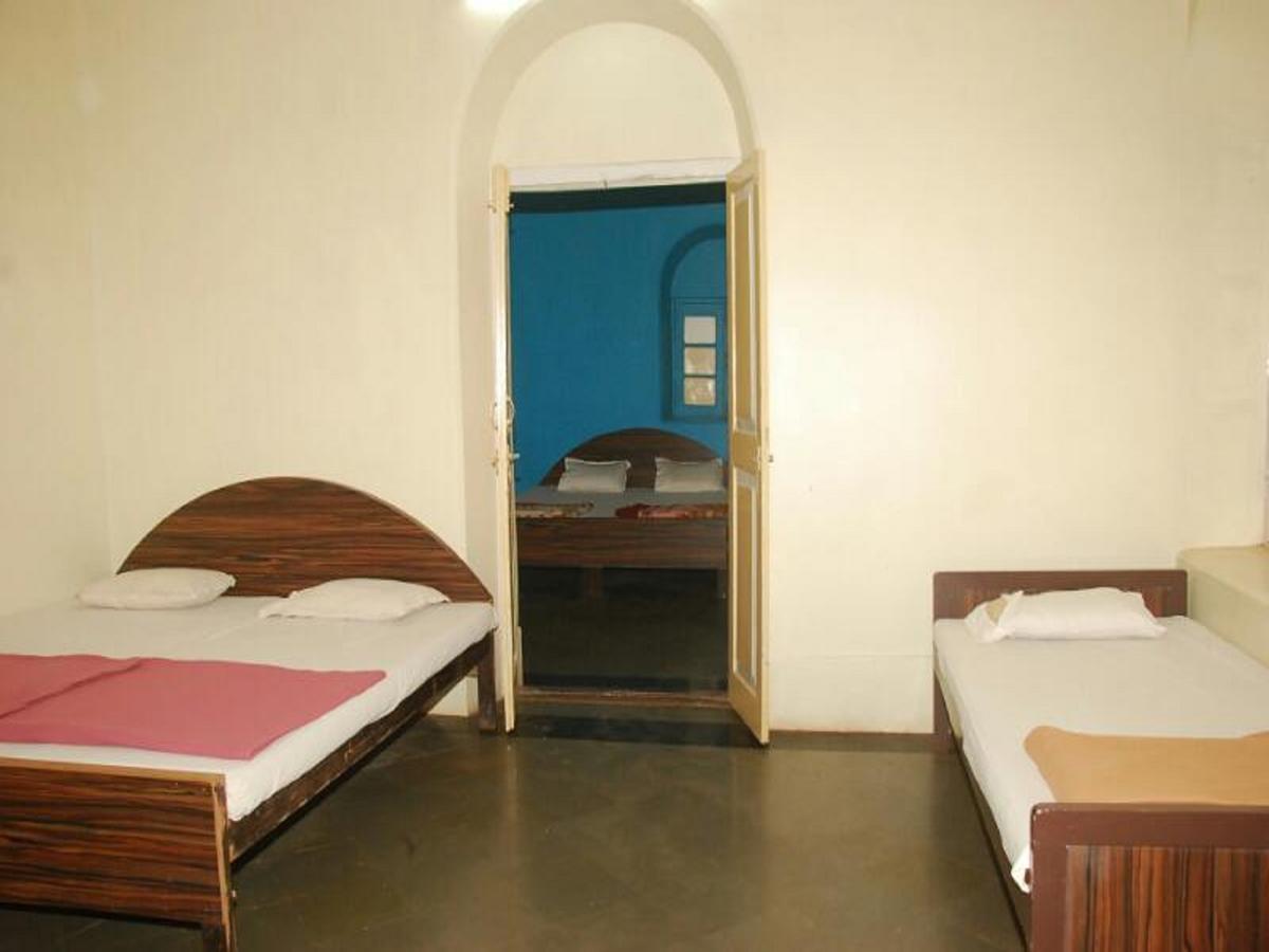 Cecil Hotel Matheran Exterior photo